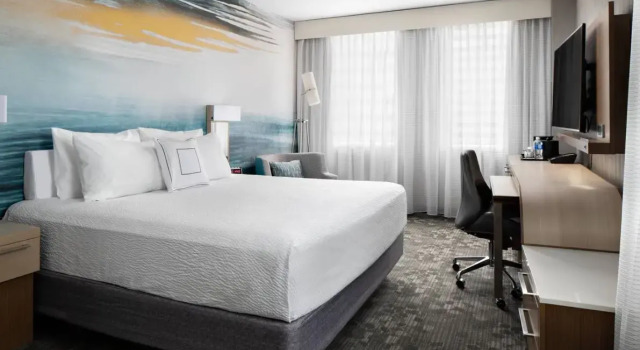 Двухместный номер Standard Courtyard by Marriott Edmonton Downtown