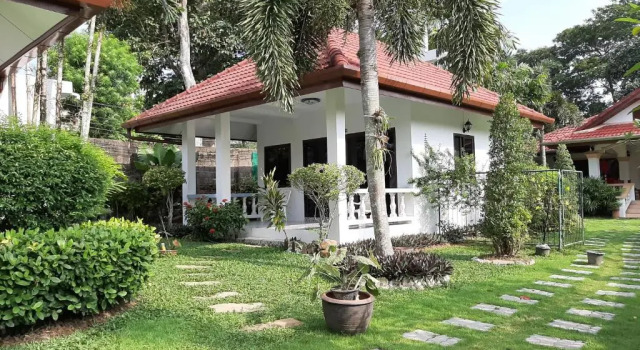 Бунгало D&K Smiley Phuket Resort
