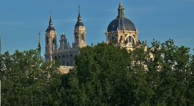 Plaza España V in Madrid, Забронировать Отель Мадрид Провинция Мадрид, рядом с Церковь Св. Терезы и Св. Иосифа