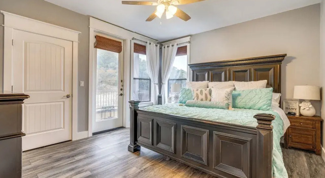 Jonestown Condo on Lake Travis w/ 2 Balconies!, Забронировать Отель Лаго-Виста Texas Hill Country