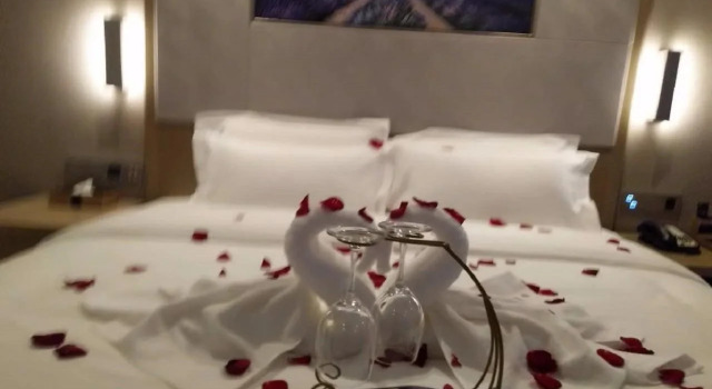Lavande Hotel Haining Leather City Yintai
