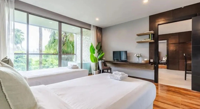 Majestic 2BR with garden view in Regent