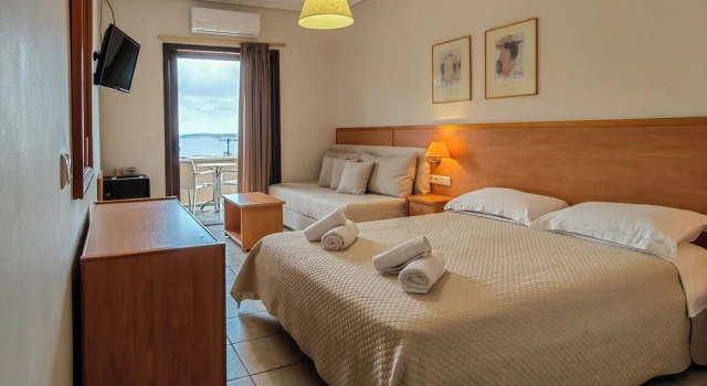 Двухместный номер Standard c 1 комнатой с видом на море Corali Hotel