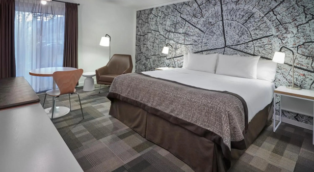 Coast Canmore Hotel & Conference Centre