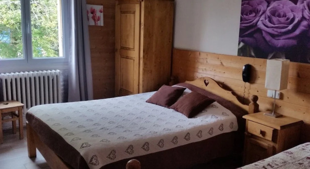 Трёхместный номер Standard Hotel Restaurant LE YETI