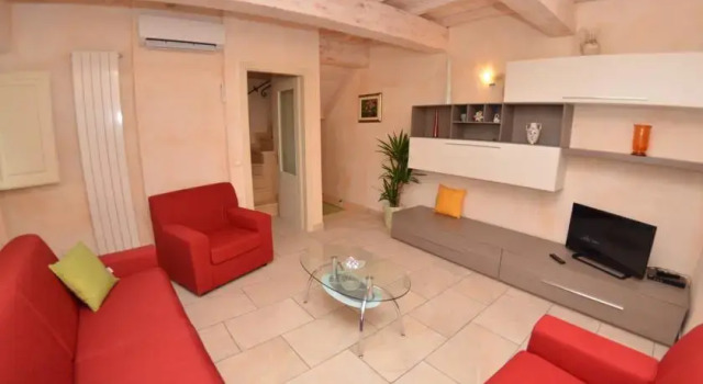 Asia, Prenota Hotel Camaiore 
