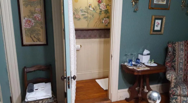 Holidae House Bed & Breakfast
