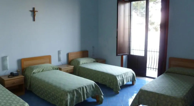 Четырёхместный номер Standard Ancelle Sorrento - Casa dAccoglienza