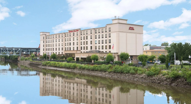 Номер Standard Hampton Inn & Suites Newark-Harrison-Riverwalk