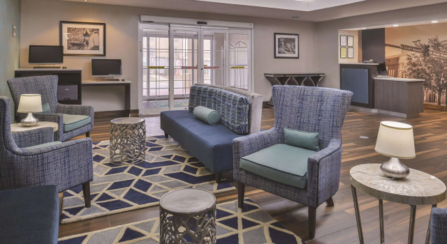 La Quinta Inn & Suites - Newnan, Boek Hotel Hotels in Georgia met parkeren, Parkeren