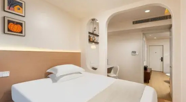 Люкс с видом на город Zhujiang Xin'an Apartment