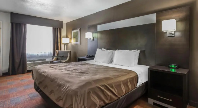 Номер Standard Quality Inn & Suites Stuttgart North