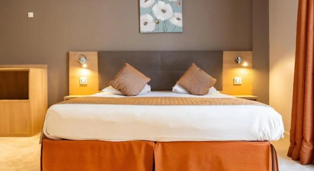 Номер Comfort Hôtel Le Bastia