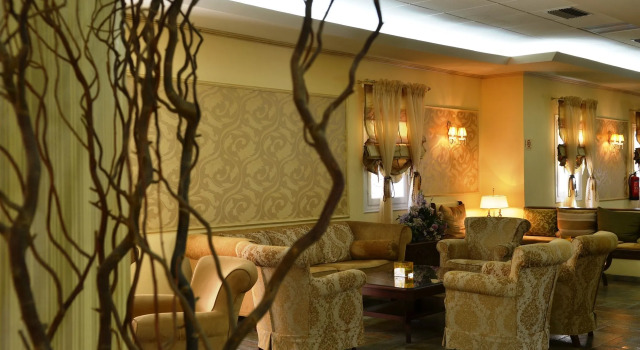 Dolphin Bay Seaside Resort & Suites