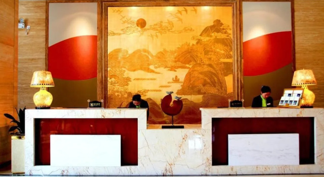 Vienna Hotel Xinyang Pingqiao Century Plaza Store, Book Hotel Xinyang Henan