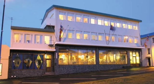 Guesthouse Sunnuhóll, Prenota Hotel Heimaey Islanda