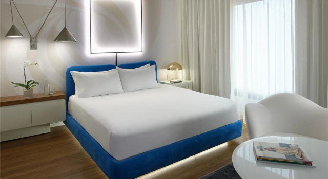Двухместный номер Superior с балконом The Valorian West Hollywood, Curio Collection by Hilton