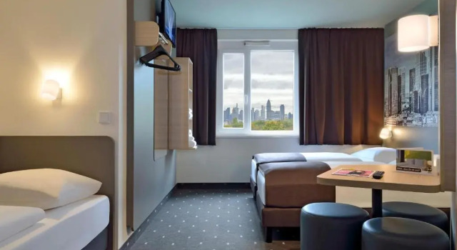 Трёхместный номер Standard B&B Hotel Frankfurt-West