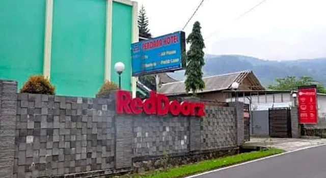 RedDoorz near Lokawisata Baturaden, Prenota Hotel Hotel a Baturaden con parcheggio, Parcheggio