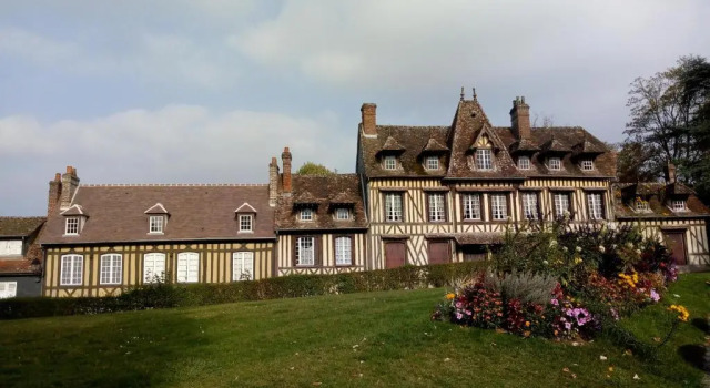Happy days, Book Hotel Lyons-la-Foret 