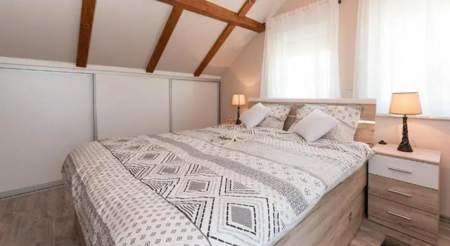 Apartments Bella Vista - One Bedroom Apartment With Sea View, Забронировать Апартаменты/квартира Отели Приморско-Горанской жупания с парковкой, Парковка