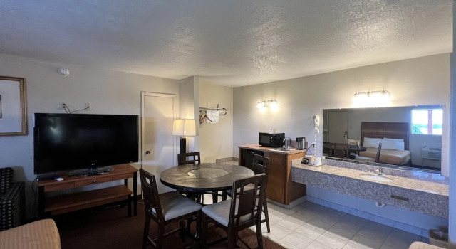 Номер Deluxe Americas Best Value Inn - Edna
