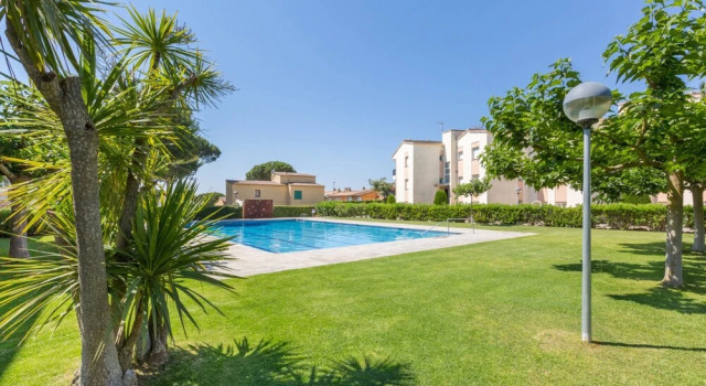 Apartment - 1 Bedroom with Pool and WiFi - 107975, Забронировать Апартаменты/квартира Апартаменты Baix Empordà, Апартаменты/квартира