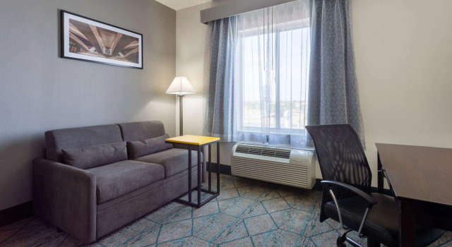 La Quinta Inn & Suites Columbus West - Hilliard, Rezerwuj Hotel Hilliard Ohio