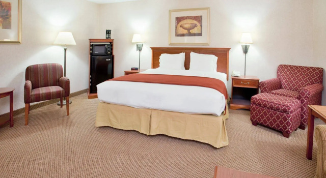 Seasons Inn & Suites Highland, Buchen Sie Hotel Highland USA