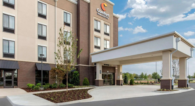 Четырёхместный номер Standard Comfort Inn & Suites At CrossPlex Village