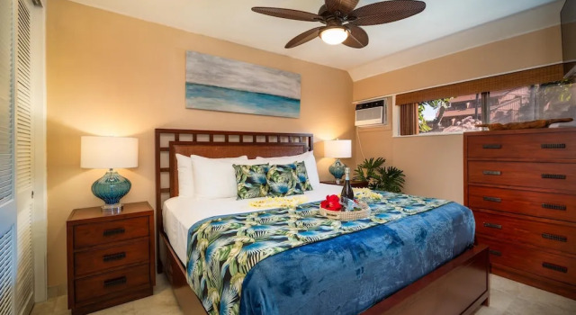 Kuleana 409 Oceanfront 1 bedroom 1 bath condo 1 Condo by RedAwning