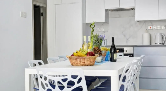 Апартаменты MyHome DeLux, Napa Blue 3Bed with Pool