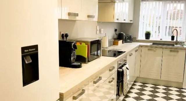 Arden House -Modern, Stylish 3-bed near Solihull, NEC, Resorts World, Airport,HS2