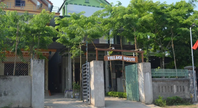 Village House - Hostel, Book Hostel / Vandrerhjem Hostels i Quang Binh, Hostel / Vandrerhjem