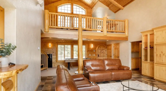 27 - Castle Rock Retreat 3 Bedroom Home by Redawning