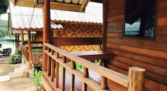 Номер Standard с балконом Janya Homestay