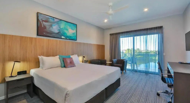 Двухместный номер Deluxe с видом на озеро Best Western Plus North Lakes Hotel