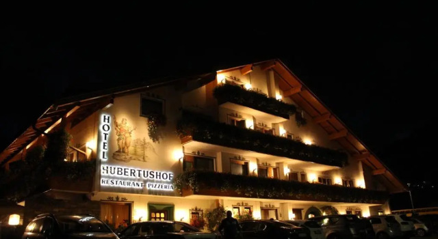 Hotel Hubertushof, Забронировать Отель Отели в центре Випитено, в центре, Парковка