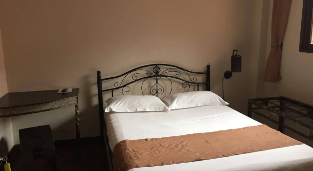 Hotel Le Riad, Забронировать Отель Отели Антананариву с парковкой, рядом с Analakely Market, Парковка