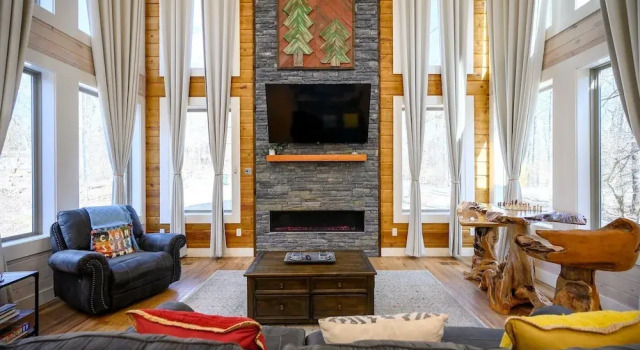 Stardust Hollow Cabin for 14, Boek Vakantiehuis Hochatown Oklahoma