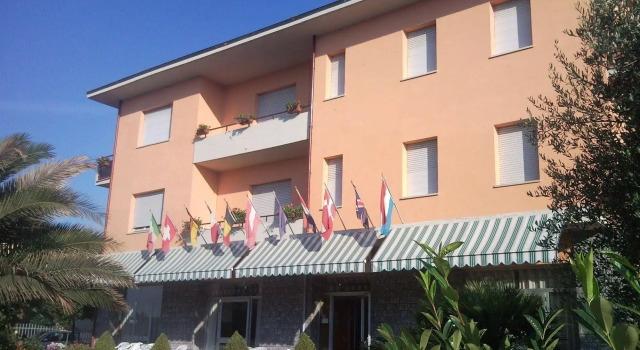 Hotel Trasimeno Bittarelli, Забронировать Отель Отели в центре Кастильоне-дель-Лаго с завтраком, отели в центре Кастильоне-дель-Лаго с завтраком