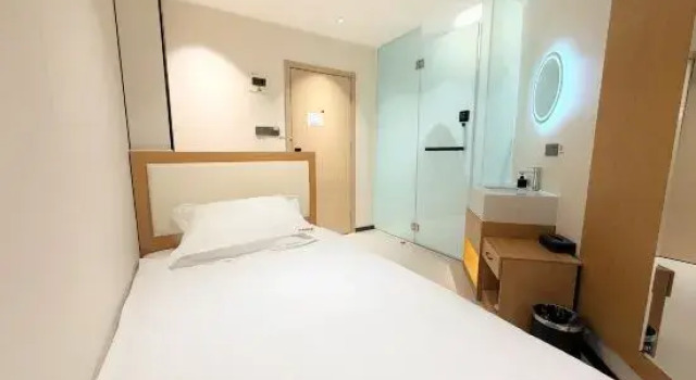 Номер Standard Heqingyuan Hotel (Beijing Wudaokou Tsinghua University Dongmen)