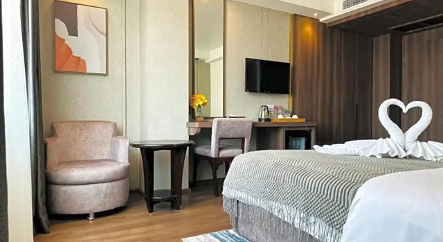 Номер Deluxe Harmony Phnom Penh Hotel