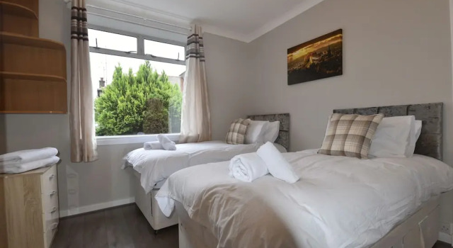 First Sighthill Villa, Buchen Sie Villa Hotels in Edinburgh mit Parkplatz, Parkplätze