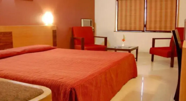Одноместный номер Standard с балконом Sukh Hotel