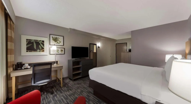 Двухместный люкс Wingate by Wyndham Lincoln Airport East I-80