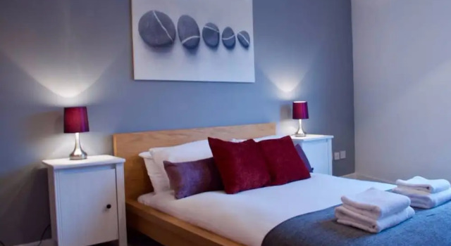3 Bedroom Apartment With Private Roof Terrace