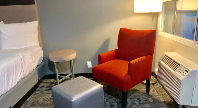Четырёхместный номер Standard Ramada San Jose Convention Center