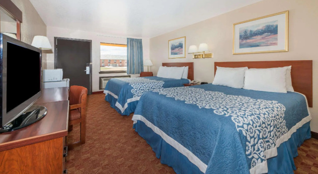 Четырёхместный номер Standard Days Inn by Wyndham Russell
