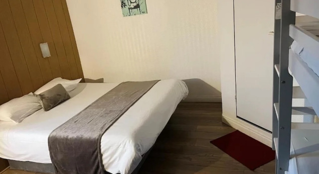 Семейный номер Standard Brit Hotel Essentiel Pau Lescar